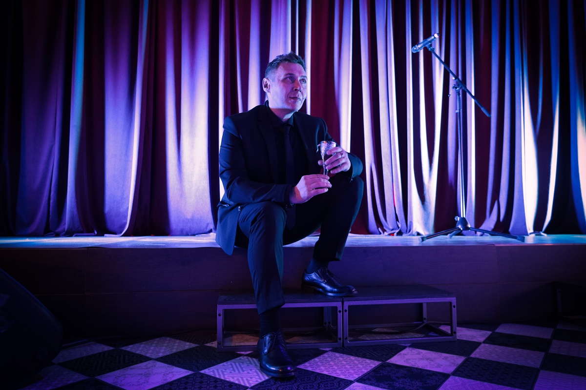 5 февраля бенефис заслуженного артиста РФ Андрея Ковзеля Новокузнецком драмтеатре